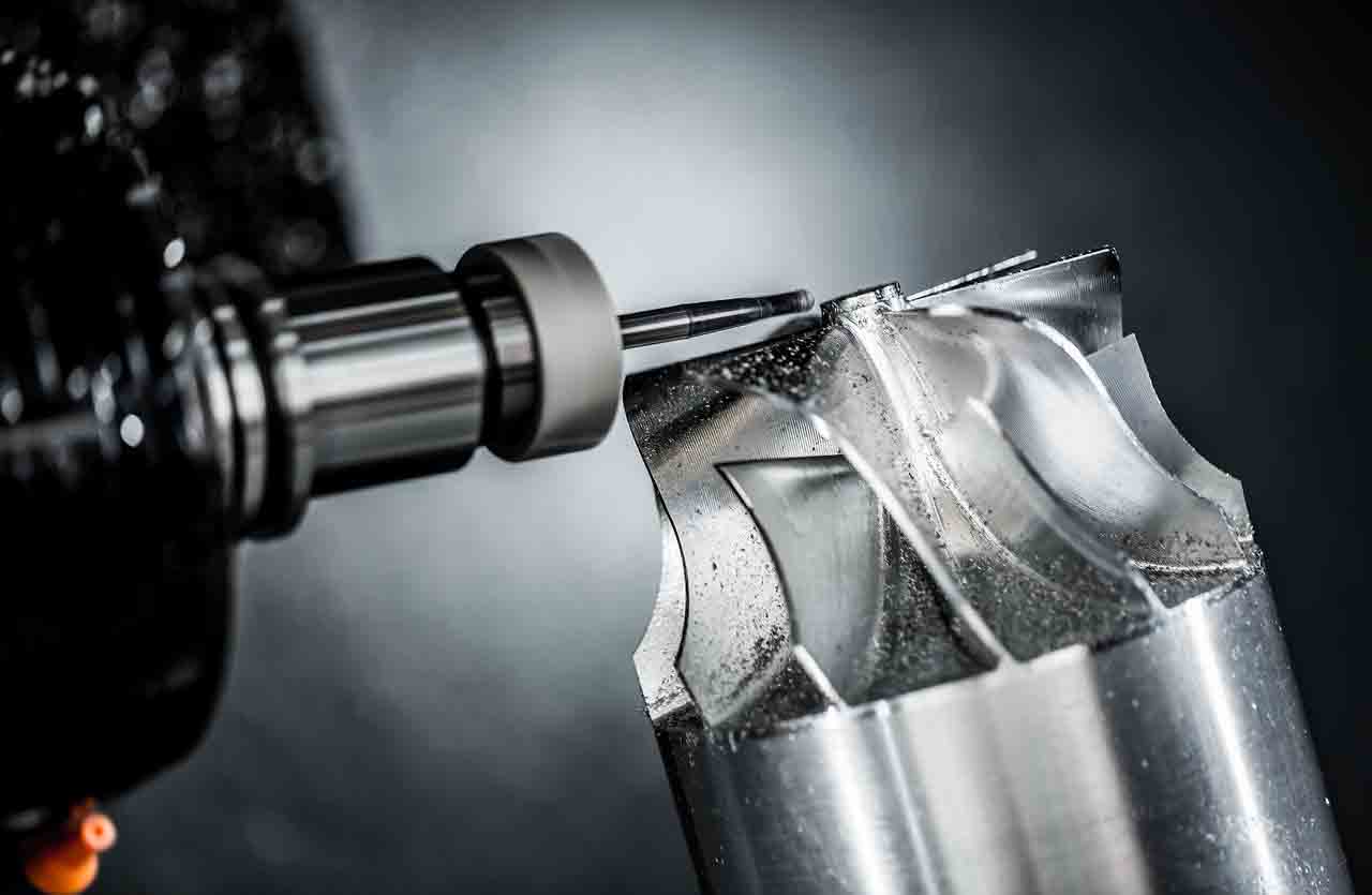 Milling, one of the 8 common CNC machining techniques