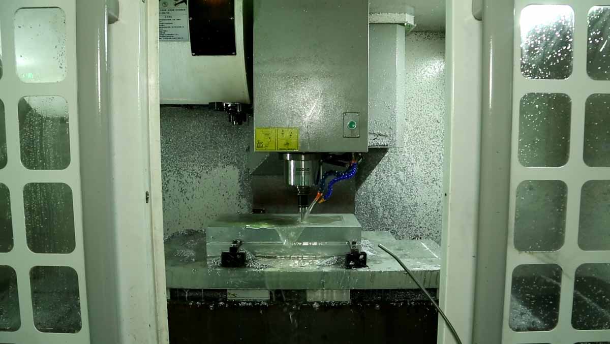 CNC Machining Cost Calculation: Quick & Accurate Estimator process image HODAO Vertical Machining Center HD VF116 is working Picture 07 Bole Solutions
