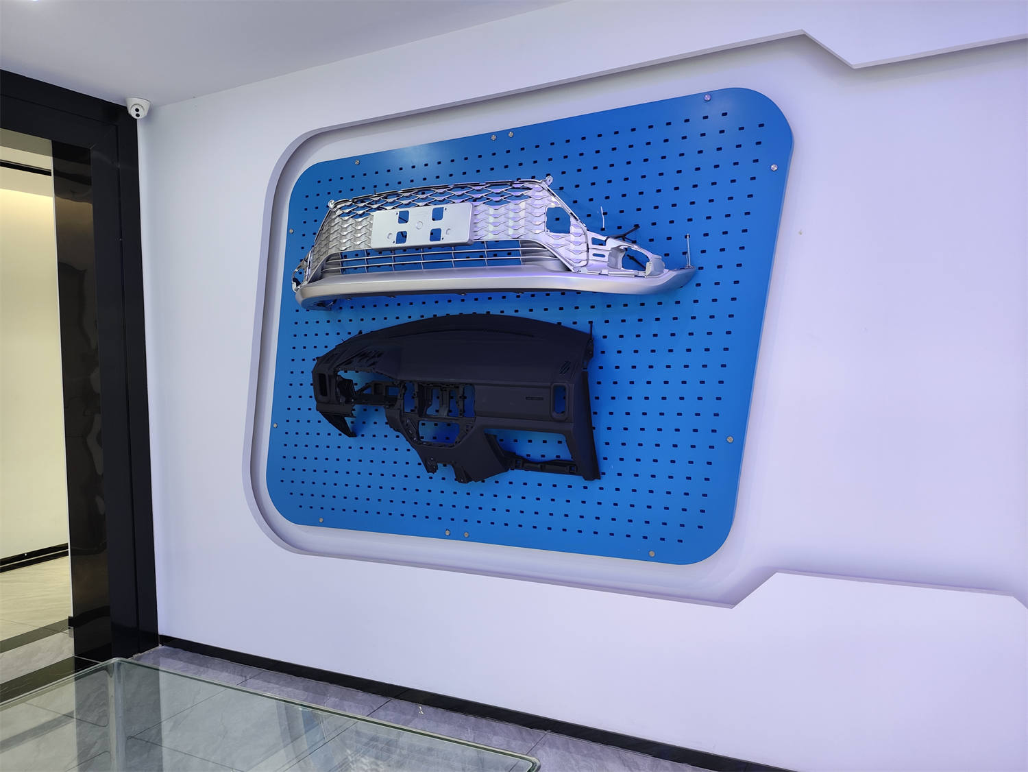 CNC Machining Indiana | Precision Parts & Services cover image Showroom in Bole The SGS Certified Dongguan Precision Machining Factory Picture 005