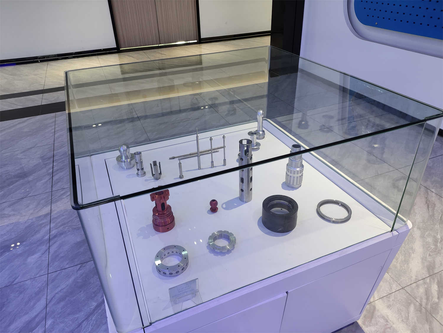 showroom samples in Bole the machining parts manufacturer from China Picture_01